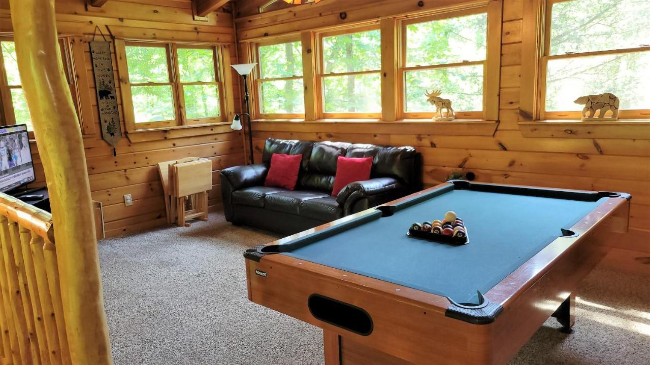 Mountain Joy -Private Treehouse Style Cabin That Sleeps 4-Free Tickets جاتلينبرج المظهر الخارجي الصورة